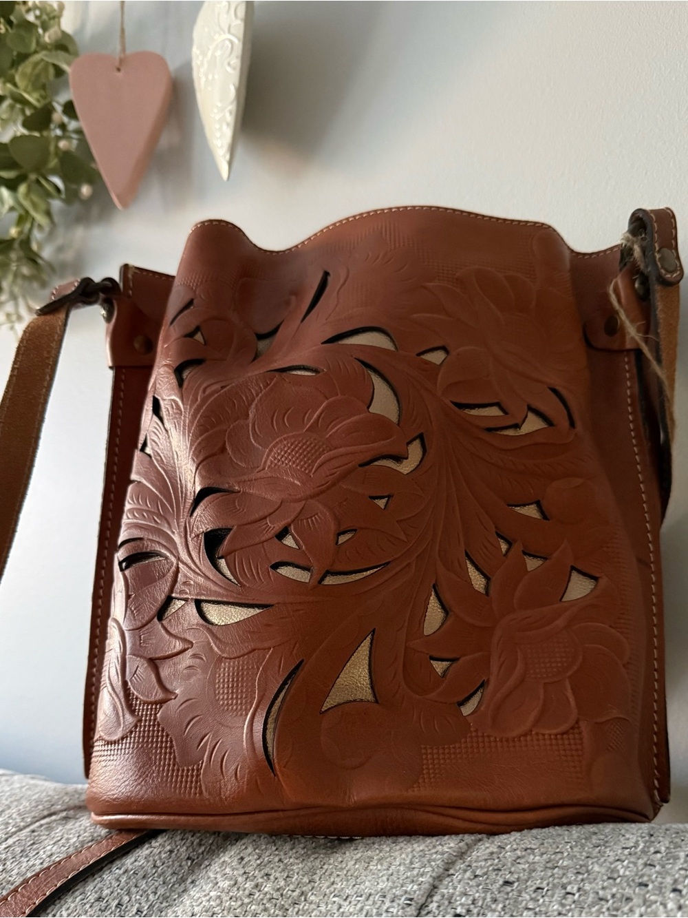 🌻NEW🌻Patricia Nash Brown Floral Cutout Leather Crossbody